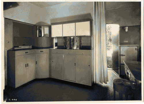 Image for IV Triennale - Giardino - La casa elettrica di Luigi Figini e Gino Pollini - Cucina di Piero Bottoni