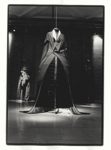 Image for XIX Triennale - I racconti dell'Abitare - Moda tra narratività e sogno - Kimono con crinolina di Yohji Yamamoto