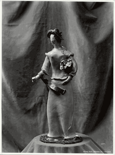 Image for V Triennale - Arti decorative e industriali - Ceramiche - Figurina floreale di Giuseppe Piombanti