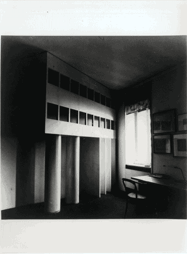 Image for XVI Triennale - Terzo ciclo - La sistemazione del design - L'interno dopo la forma dell'utile (concorso) - Interno con la realizzazione del progetto di Pino Calzana