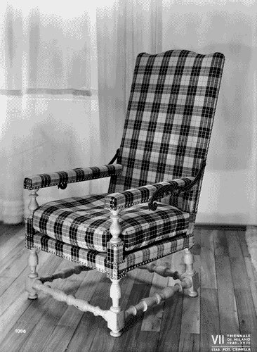 Image for VII Triennale - Mostra dei tessuti e dei ricami - Sala del linificio e canapificio nazionale - Poltrona rivestita di tessuto in canapa