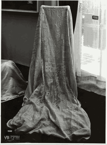 Image for VII Triennale - Mostra dei tessuti e dei ricami - Sezione dei merletti e dei ricami - Tovaglia ricamata "Le città d'Italia" di Piero Fornasetti