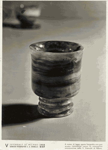 Image for V Triennale - Arti decorative e industriali - Sala dell'E.N.A.P.I. - Onice - Vasetto di Roberto Hauser