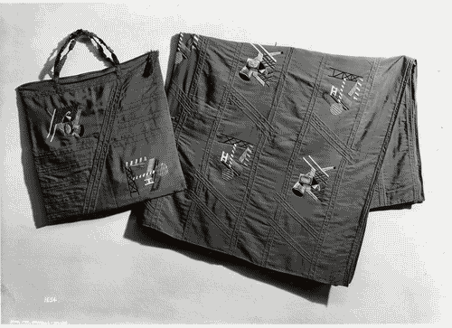 Image for V Triennale - Arti decorative e industriali - Sala dell'E.N.A.P.I. - Ricami e merletti - Coperta e borsa per vagone letto di Ernesto Puppo