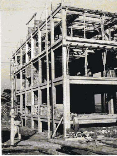 Image for IX Triennale - Quartiere sperimentale della Triennale di Milano (QT8) - Lavori di costruzione della casa a quattro piani con sistema Gaburri - Gabriele Mucchi