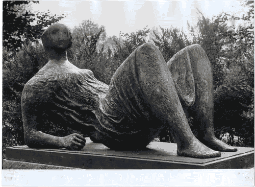 Image for XI Triennale - Parco Sempione - Mostra internazionale di scultura nel parco Sempione - Scultura "Draped reclining figure" - Henry Moore