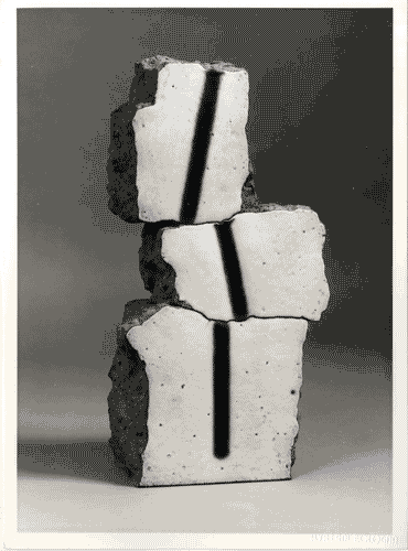 Image for Ceramiche dei concorsi di Faenza - Quarant'anni del premio Faenza 1938-1983 - Gres smaltato: "distorted pile"