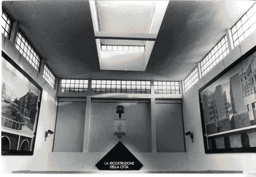 Image for La ricostruzione della città. Berlino, IBA 1987 - Scalone d'onore e ingresso alla mostra