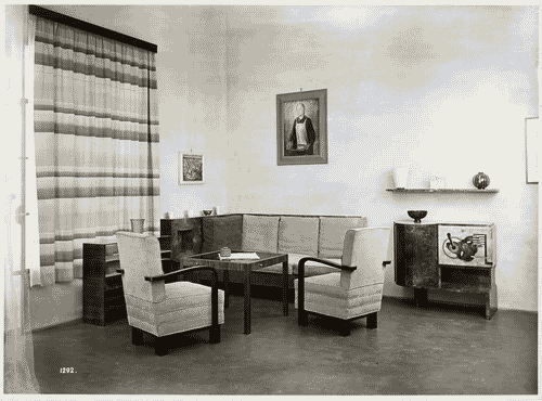 Image for V Triennale - Mostra dell'abitazione - Casa media di Virgilio Vallot - Soggiorno